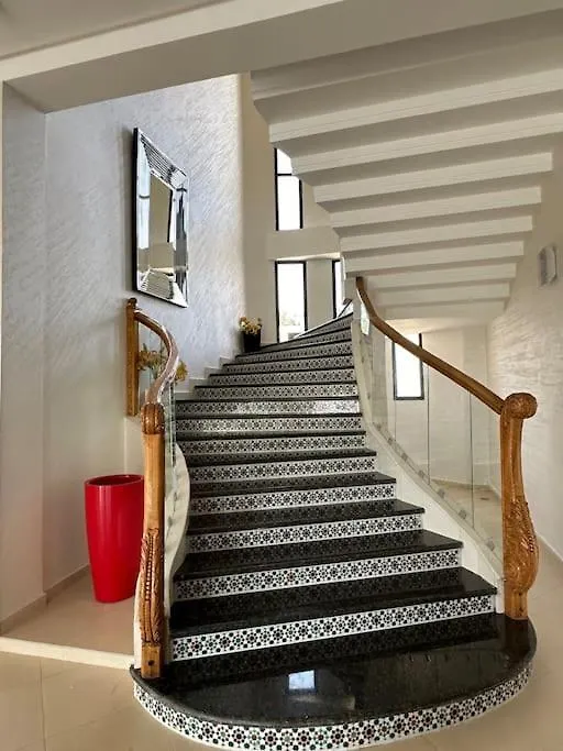 Super Belle Villa Avec Piscine Fez